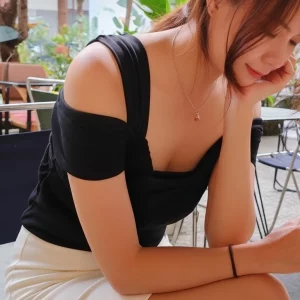 Visualprompt.org coworker wearing miniskirt 1673e0d536