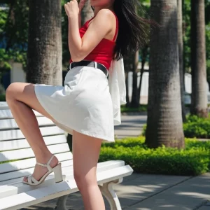 Visualprompt.org realistic ai girl wearing a white denim skirt. 38af7e7d48