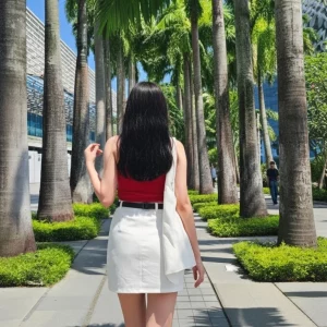 Visualprompt.org realistic ai girl wearing a white denim skirt. a61775208b