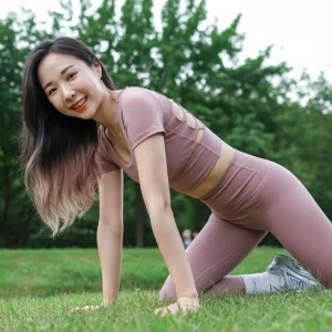 Visualprompt.org exercising at the han river wearing leggings. c09c1b878d