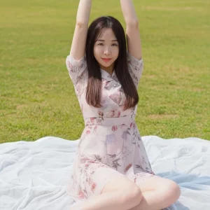 Visualprompt.org photography club outing wearing a one piece dress 12a498eef1