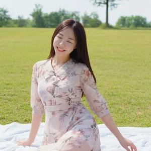 Visualprompt.org photography club outing wearing a one piece dress 245cfb5ab8