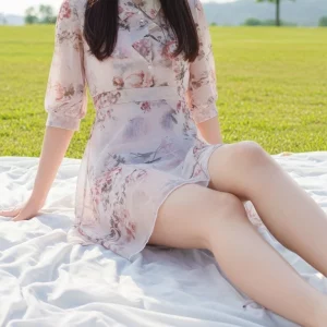 Visualprompt.org photography club outing wearing a one piece dress 3803b7c9db
