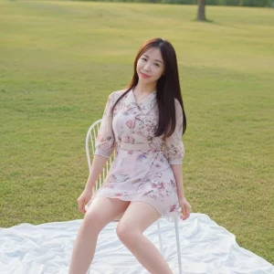 Visualprompt.org photography club outing wearing a one piece dress 3cf136a9fc