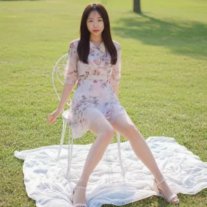 Visualprompt.org photography club outing wearing a one piece dress 41a88ce978