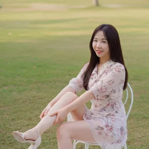 Visualprompt.org photography club outing wearing a one piece dress 43c1203d73