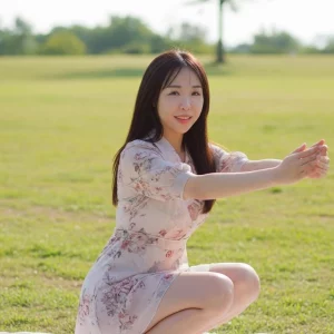 Visualprompt.org photography club outing wearing a one piece dress 478a2502e3