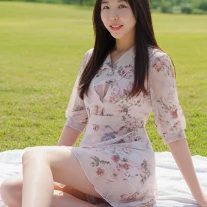 Visualprompt.org photography club outing wearing a one piece dress 5b79acf2e9