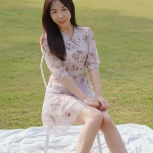 Visualprompt.org photography club outing wearing a one piece dress 9de28f01ef
