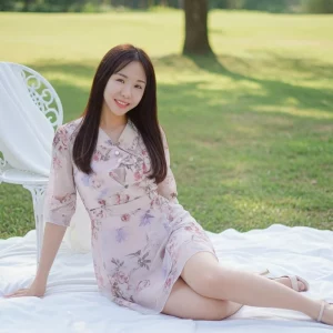 Visualprompt.org photography club outing wearing a one piece dress af7d45920e