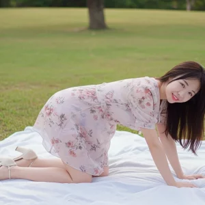 Visualprompt.org photography club outing wearing a one piece dress c360e57b38