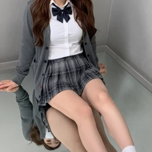 Visualprompt.org school uniform reflected in the mirror 2cabf73b91