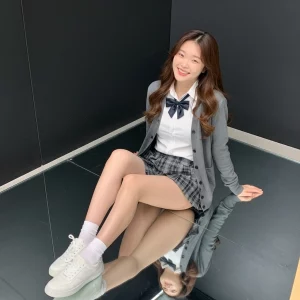 Visualprompt.org school uniform reflected in the mirror e6f3466fd3