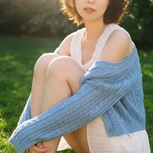 Visualprompt.org snapshot of a model in a chiffon one piece dress at a park 4b96e2b0a1